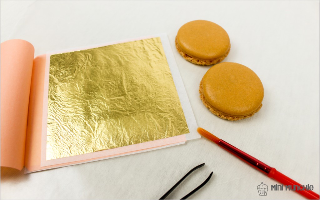 golden macarons-4