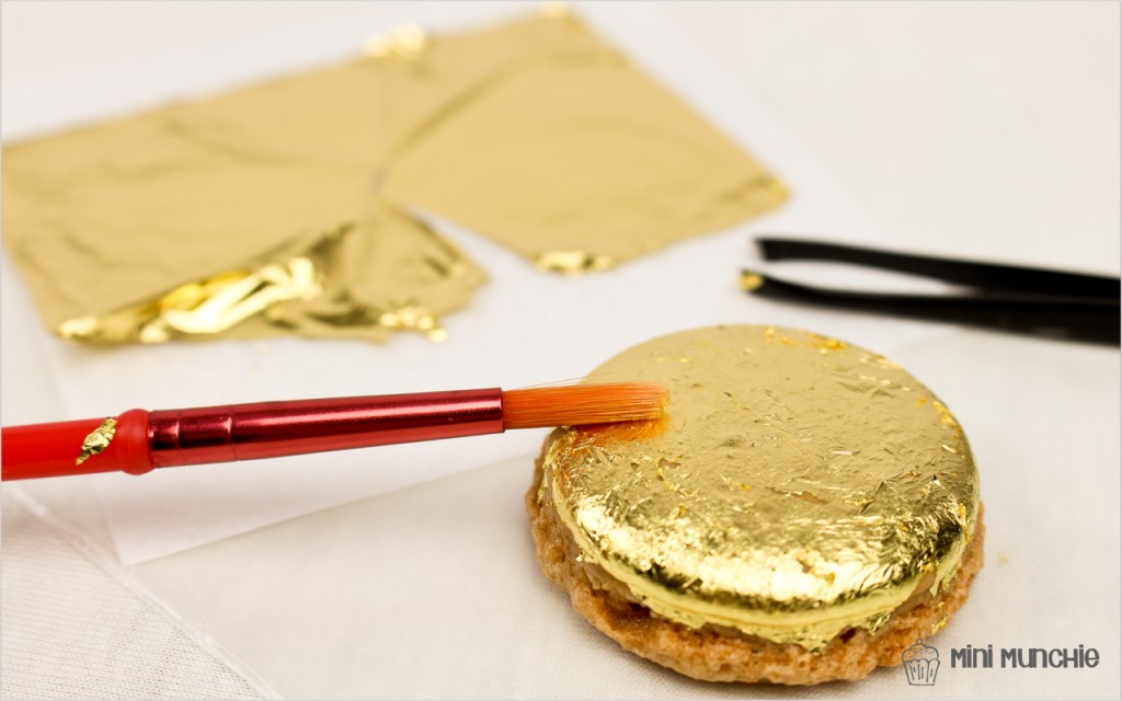 golden macarons-7