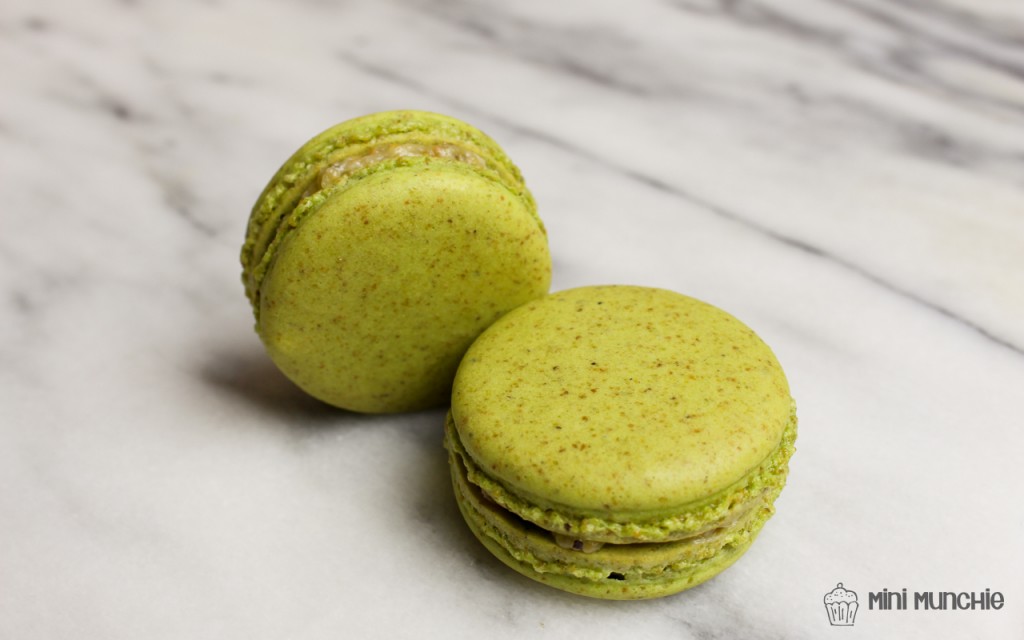 pistachio macarons-2-2